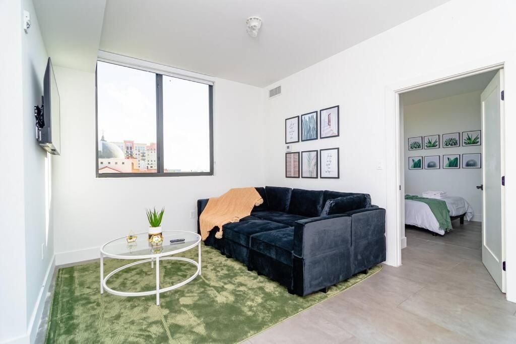 King Bed 2b 1ba Oasis Minutes To Brickell 6 Guests Apartment Miami