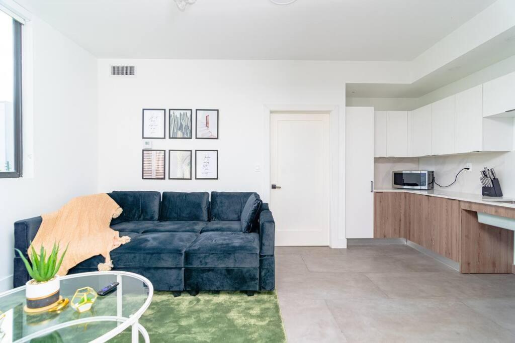 Apartment King Bed 2b 1ba Oasis Minutes To Brickell 6 Guests