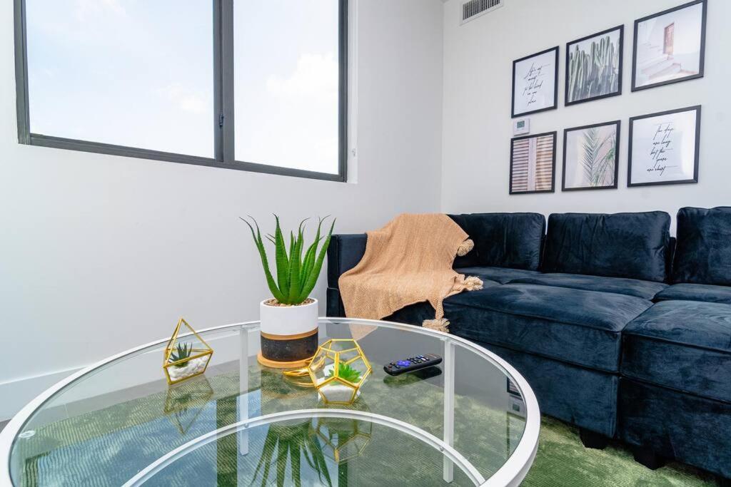 Apartment King Bed 2b 1ba Oasis Minutes To Brickell 6 Guests *