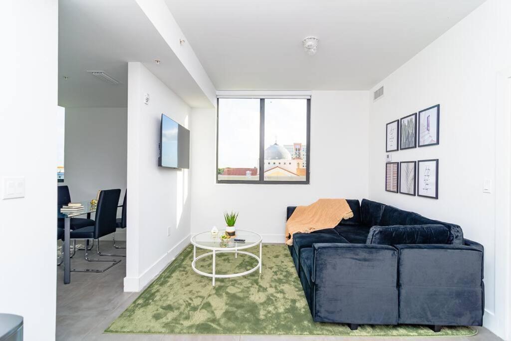 King Bed 2b 1ba Oasis Minutes To Brickell 6 Guests Miami