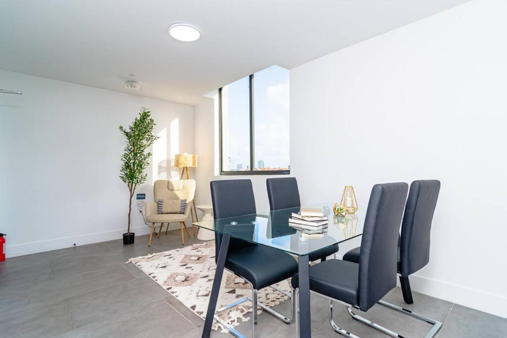 King Bed 2b 1ba Oasis Minutes To Brickell 6 Guests Apartment