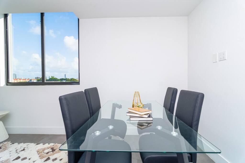 Apartment King Bed 2b 1ba Oasis Minutes To Brickell 6 Guests