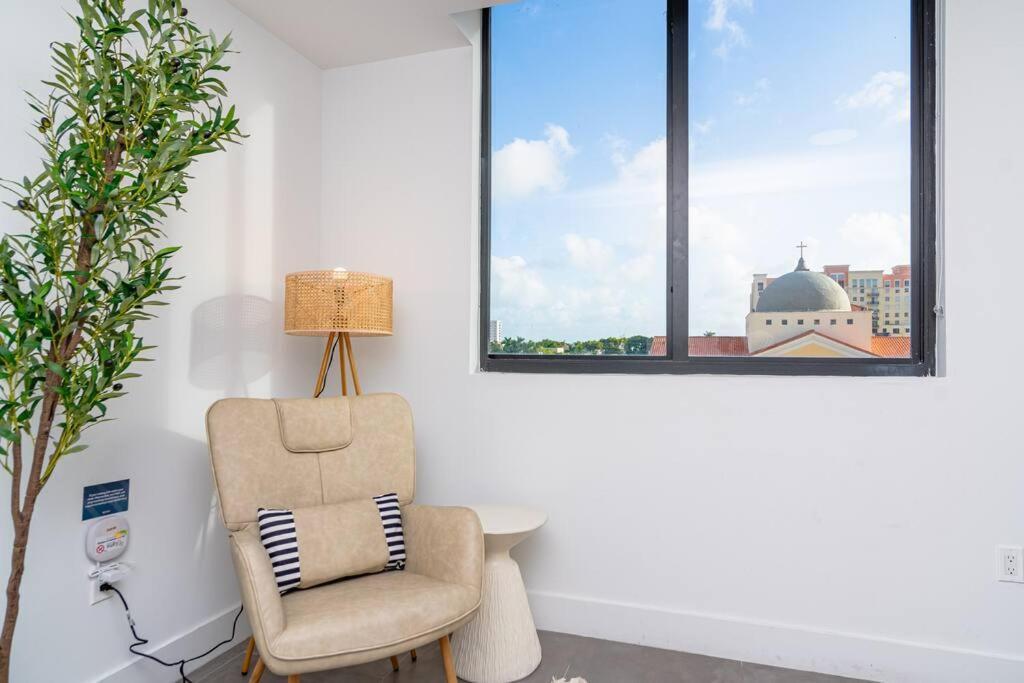 Apartment King Bed 2b 1ba Oasis Minutes To Brickell 6 Guests